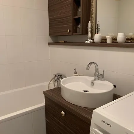 Mirka Apartment